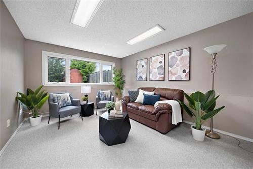39 Birch Grv, Winnipeg, MB 