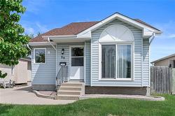 39 Birch GRV  Winnipeg, MB R2C 4Z1