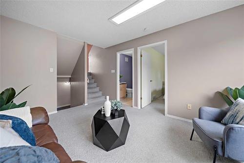 39 Birch Grv, Winnipeg, MB 