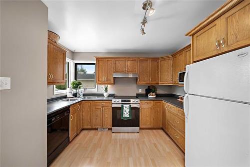 39 Birch Grv, Winnipeg, MB 