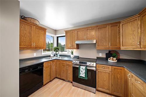 39 Birch Grv, Winnipeg, MB 