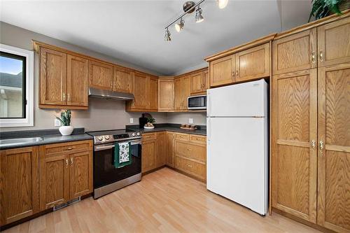 39 Birch Grv, Winnipeg, MB 