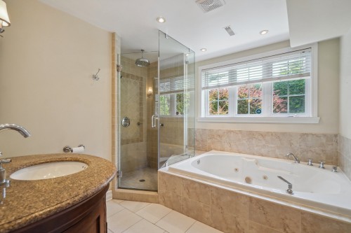 Bathroom - 4321 Rue Néo, Montréal (Pierrefonds-Roxboro), QC 