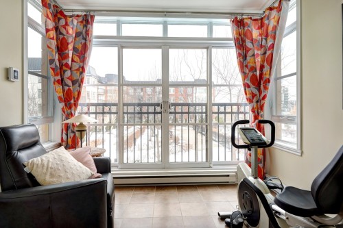 Master Bedroom - 208-4455 Rue Des Francs-Bourgeois, Boisbriand, QC 