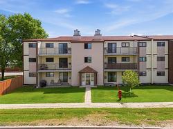 203 11 Burland Avenue  Winnipeg, MB R2N 2E4