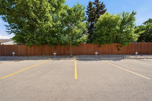203 11 Burland Avenue, Winnipeg, MB 