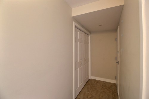 Hall d'entrée/Vestibule - 2-475 Av. Québec, Rouyn-Noranda, QC 