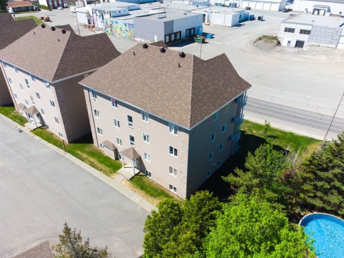 Face arrière - 2-475 Av. Québec, Rouyn-Noranda, QC 