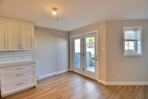 Salle à manger - 2-475 Av. Québec, Rouyn-Noranda, QC 