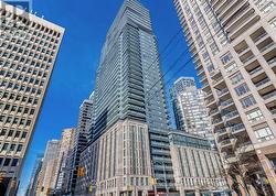 521 - 955 BAY STREET Toronto, ON M5S 2A2
