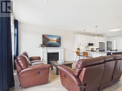 414 Mary Rose Avenue, Saugeen Shores, ON 