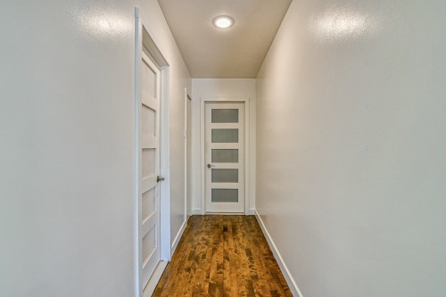 Corridor - 30 Rue Langlois, Saint-Hippolyte, QC 