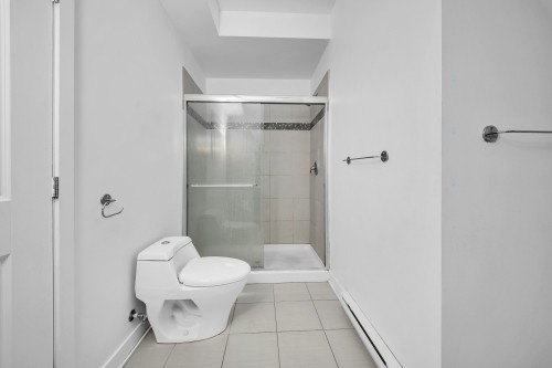 Salle de bains - 305-6960 Grande Allée, Longueuil (Saint-Hubert), QC 