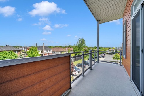Balcon - 305-6960 Grande Allée, Longueuil (Saint-Hubert), QC 