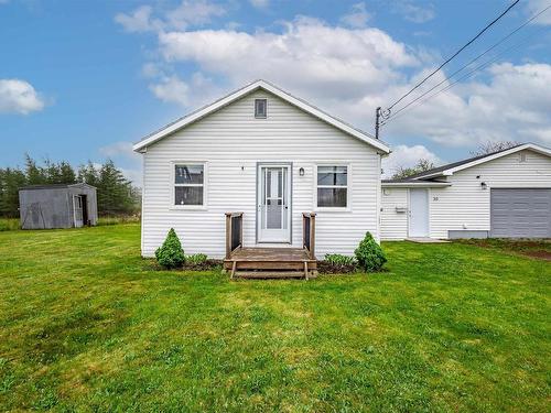 30 Thomas Avenue Sydney Ns, Mira Road, NS 