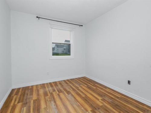 30 Thomas Avenue Sydney Ns, Mira Road, NS 