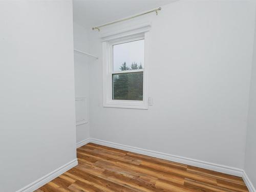 30 Thomas Avenue Sydney Ns, Mira Road, NS 