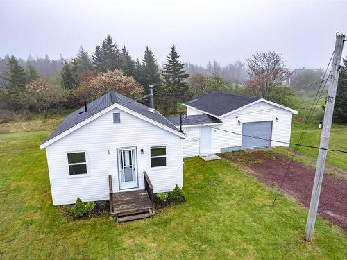 30 Thomas Avenue Sydney Ns, Mira Road, NS 
