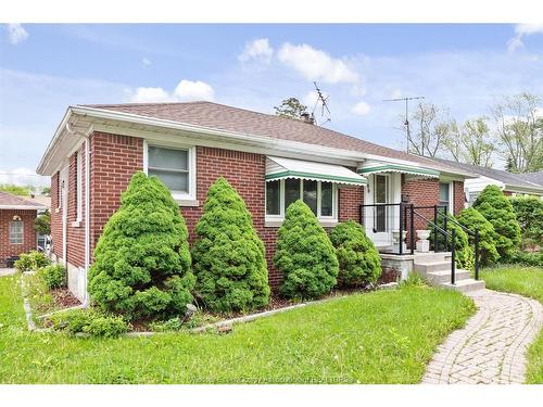 Upper-3200 Longfellow Avenue, Windsor, ON 