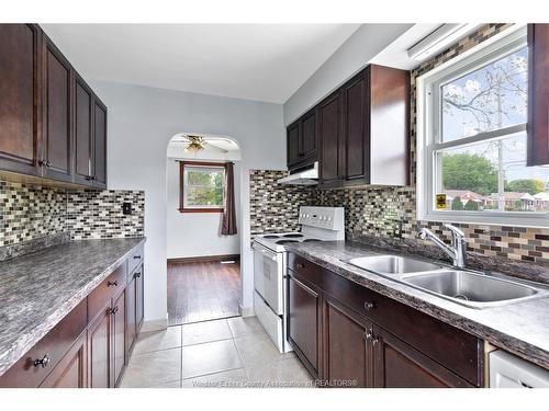 Upper-3200 Longfellow Avenue, Windsor, ON 