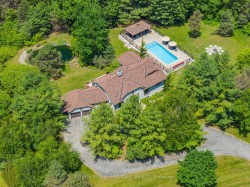 30 Kingswood Drive  King, ON L7B 1K8