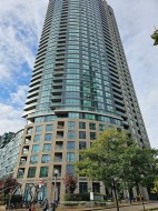 1810-219 Fort York Boulevard Toronto, ON M5V 1B1