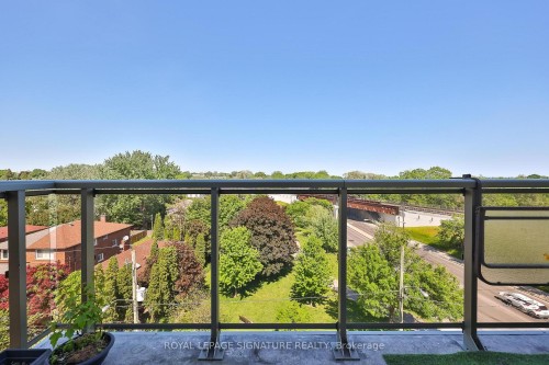 601-3520 Danforth Avenue, Toronto, ON 