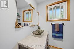 4 PC Bathroom on Main - C/U - 