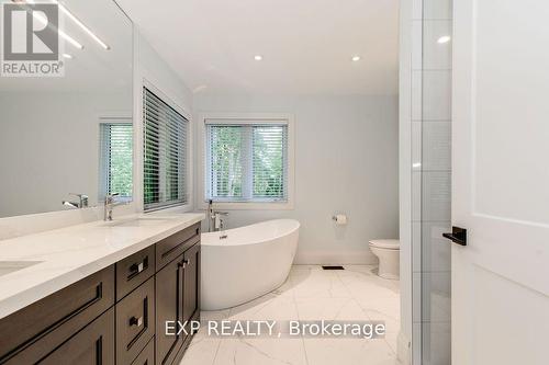 37 Paddy Dunns Circle, Springwater, ON 