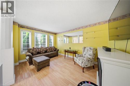 20 Melran Drive, Cambridge, ON - Indoor Photo Showing Living Room