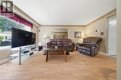 20 Melran Drive, Cambridge, ON - Indoor Photo Showing Living Room