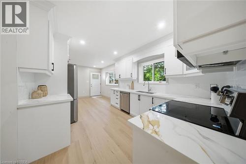 14 Bond Street, Brantford, ON - Indoor Photo Showing Kitchen