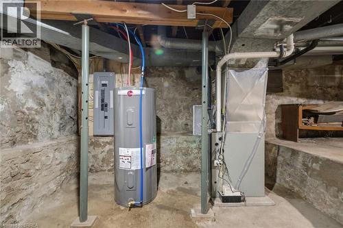14 Bond Street, Brantford, ON - Indoor Photo Showing Basement
