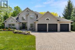 82 KUNDA PARK BOULEVARD Pelham, ON L0S 1E7