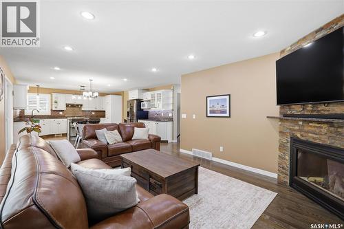106 Mendel Crescent, Saskatoon, SK 