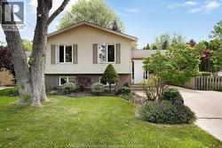906 BAYVIEW AVENUE  Kingsville, ON N9Y 3M2