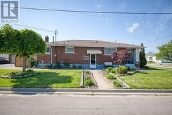 813 HARRIET STREET  Welland (Lincoln/Crowland), ON L3B 2J5