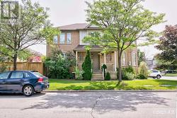 2 WATERTON CRESCENT  Richmond Hill, ON L4B 4L7