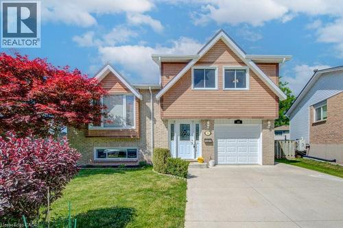 16 SUGAR MAPLE Place  Kitchener, ON N2N 1Y3