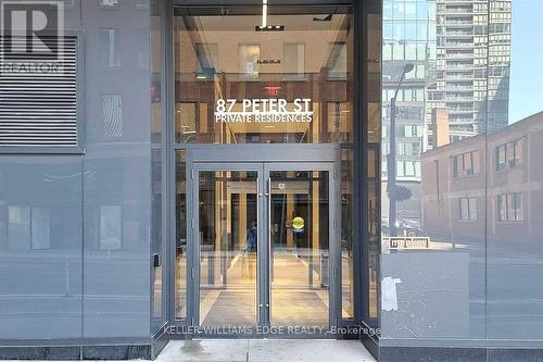 1901 - 87 PETER STREET  Toronto, ON M5V 0P1