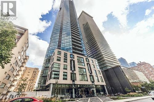 4005 - 45 CHARLES STREET E  Toronto, ON M4Y 0B8