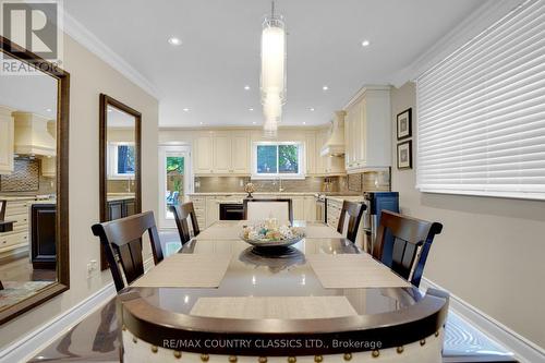 279 Manchester Drive, Newmarket (Bristol-London), ON 
