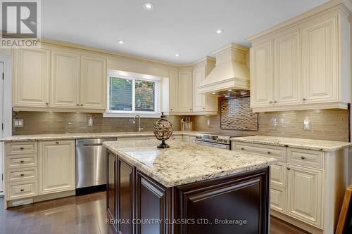 279 Manchester Drive, Newmarket (Bristol-London), ON 