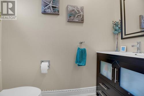 279 Manchester Drive, Newmarket (Bristol-London), ON 