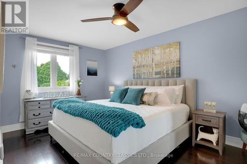 279 Manchester Drive, Newmarket (Bristol-London), ON 