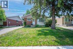 613 DOGWOOD Lane  Waterloo, ON N2L 4Y2