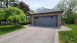 376 WAKEFIELD PLACE  Newmarket, ON L3Y 6N6
