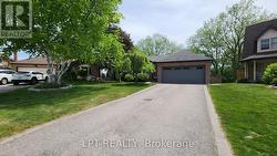 376 WAKEFIELD PLACE Newmarket, ON L3Y 6N6