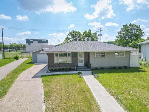 130 Madison Crescent, Brandon, MB 
