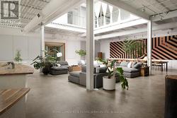 1 ROOF GARDEN LANE Toronto, ON M6H 1R2